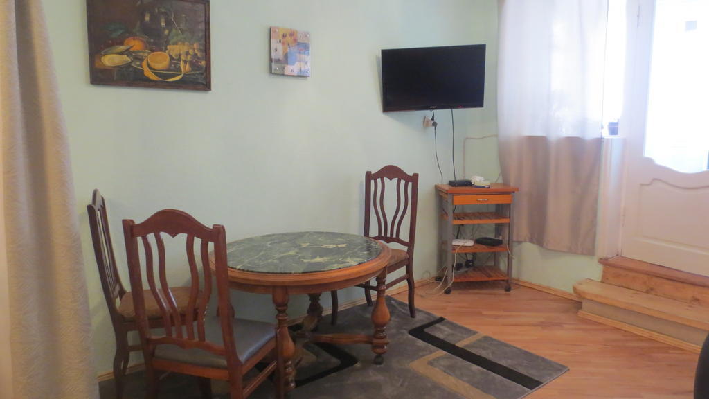 Evrika Apartments On Rustaveli Avenue Tbilisi Værelse billede
