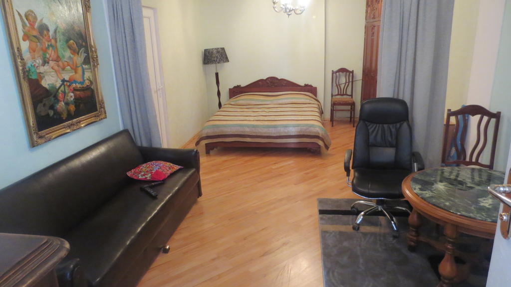 Evrika Apartments On Rustaveli Avenue Tbilisi Værelse billede